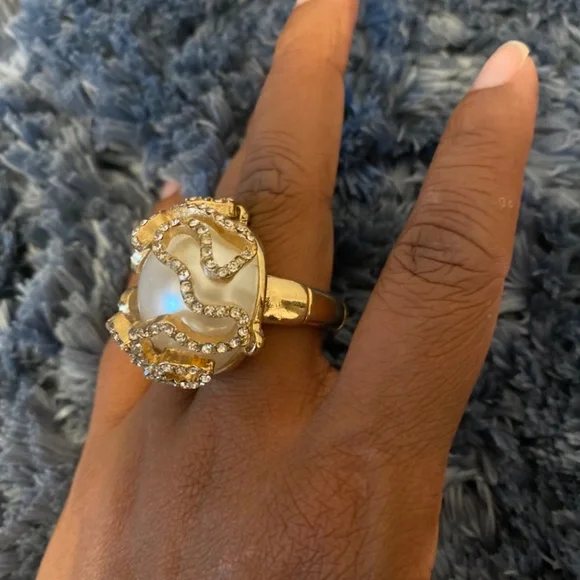 Ring - Picture 3 of 5